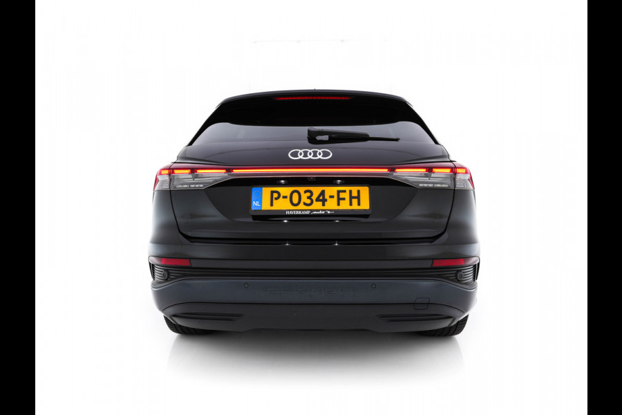 Audi Q4 e-tron 40 Launch edition Advanced Plus 77 kWh [3-Fase] {SOH-93%} (INCL-BTW) *HEATPUMP | ADAPT-CRUISE | MATRIX-LED | NAVI-FULLMAP | KEYLESS | CAMERA | DIGI-COCKPIT | DAB | AMBIENT-LIGHT | HEATED-SPORTSEATS | SHIFT-PADDLES | PRIVACY-GLASS | 19''ALU*
