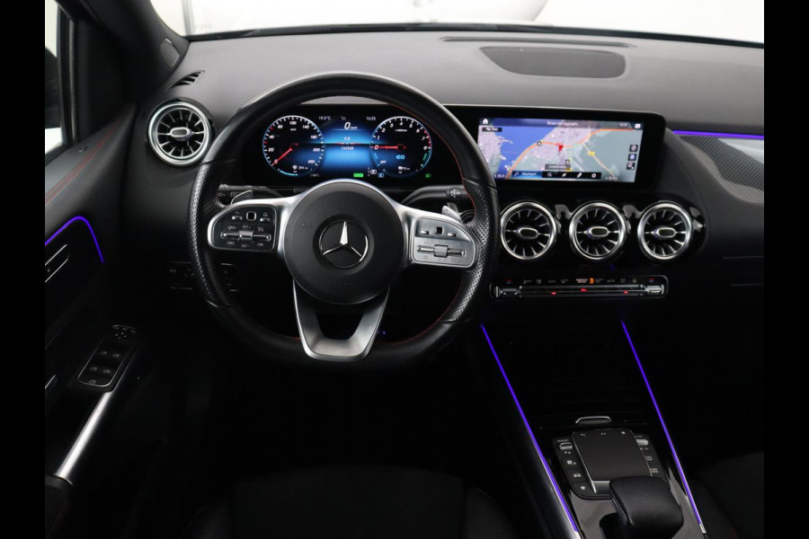 Mercedes-Benz B-Klasse 250e AMG | Trekhaak | Carplay | Stoelverwarming | Leder/Alcantara | Camera | Widescreen | Full LED | Navigatie | Park Assist | Climate control | Cruise control | PHEV | Plug In