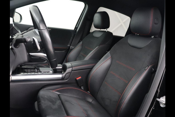Mercedes-Benz B-Klasse 250e AMG | Trekhaak | Carplay | Stoelverwarming | Leder/Alcantara | Camera | Widescreen | Full LED | Navigatie | Park Assist | Climate control | Cruise control | PHEV | Plug In