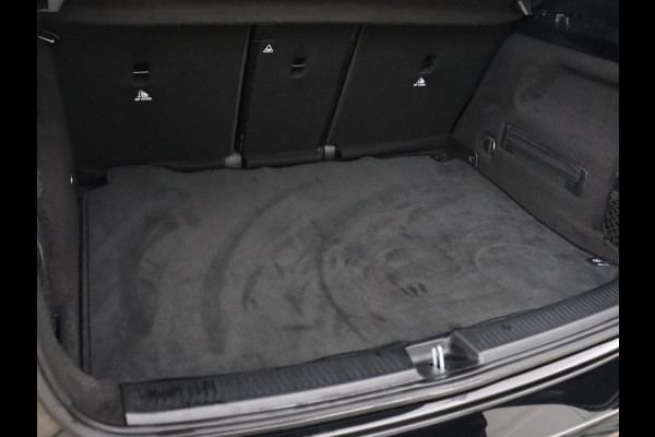 Mercedes-Benz B-Klasse 250e AMG | Trekhaak | Carplay | Stoelverwarming | Leder/Alcantara | Camera | Widescreen | Full LED | Navigatie | Park Assist | Climate control | Cruise control | PHEV | Plug In