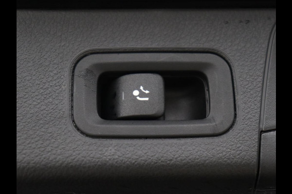 Mercedes-Benz B-Klasse 250e AMG | Trekhaak | Carplay | Stoelverwarming | Leder/Alcantara | Camera | Widescreen | Full LED | Navigatie | Park Assist | Climate control | Cruise control | PHEV | Plug In