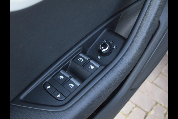 Audi A5 Sportback 35 TFSI Sport S-line edition 2X S-Line | Virtual cockpit | Sfeerverlichting | 19 Inch | NL-Auto