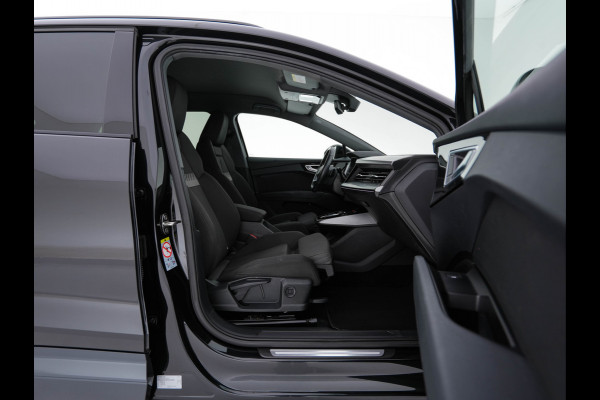 Audi Q4 e-tron 40 Launch edition Advanced Plus 77 kWh [3-Fase] {SOH-93%} (INCL-BTW) *HEATPUMP | ADAPT-CRUISE | MATRIX-LED | NAVI-FULLMAP | KEYLESS | CAMERA | DIGI-COCKPIT | DAB | AMBIENT-LIGHT | HEATED-SPORTSEATS | SHIFT-PADDLES | PRIVACY-GLASS | 19''ALU*