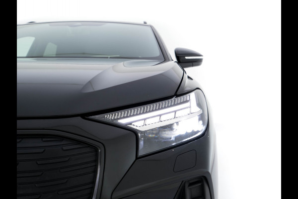 Audi Q4 e-tron 40 Launch edition Advanced Plus 77 kWh [3-Fase] {SOH-93%} (INCL-BTW) *HEATPUMP | ADAPT-CRUISE | MATRIX-LED | NAVI-FULLMAP | KEYLESS | CAMERA | DIGI-COCKPIT | DAB | AMBIENT-LIGHT | HEATED-SPORTSEATS | SHIFT-PADDLES | PRIVACY-GLASS | 19''ALU*