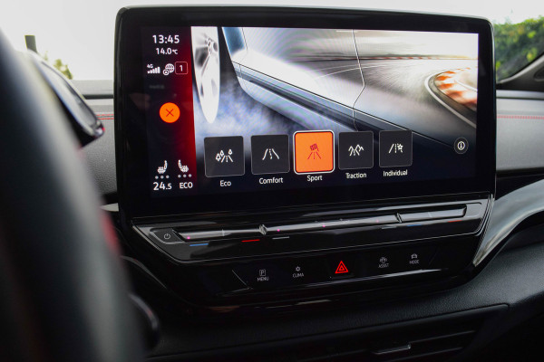 Volkswagen ID.5 GTX 77 kWh / Virtual Cockpit/ Adaptive Cruise Control/ Panoramadak/ 221kW (301PK)