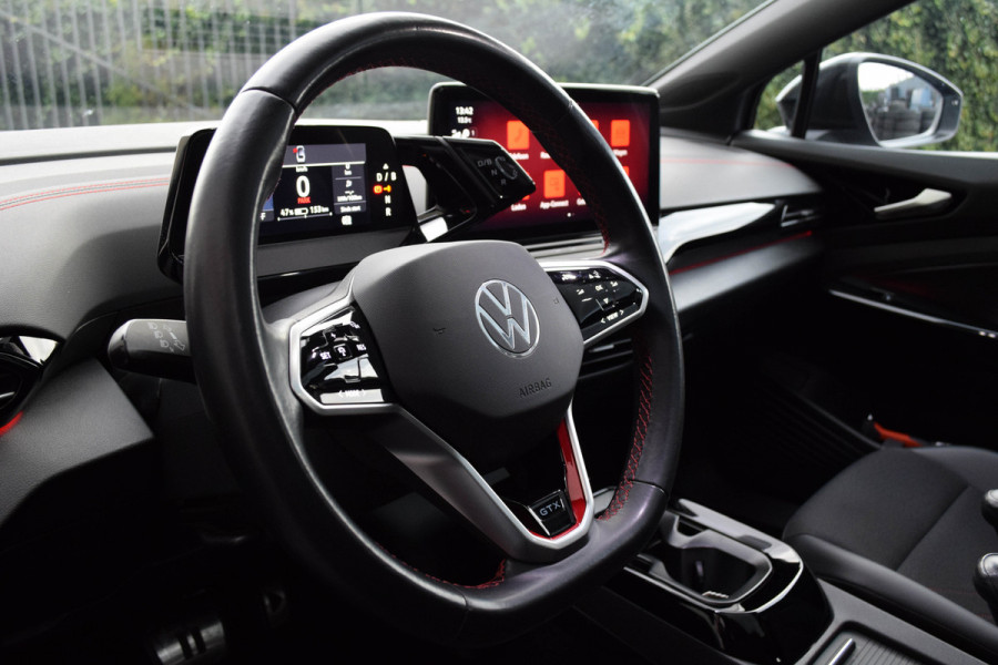 Volkswagen ID.5 GTX 77 kWh / Virtual Cockpit/ Adaptive Cruise Control/ Panoramadak/ 221kW (301PK)