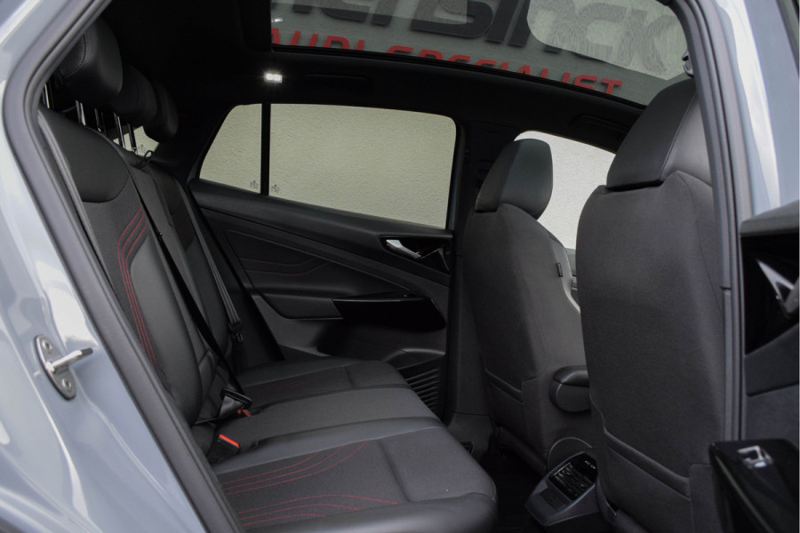 Volkswagen ID.5 GTX 77 kWh / Virtual Cockpit/ Adaptive Cruise Control/ Panoramadak/ 221kW (301PK)