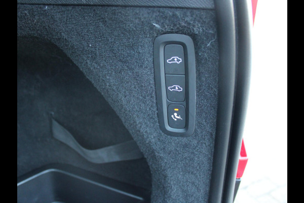 Volvo XC90 2.0 T8 Twin Engine AWD R-Design | SOH 80,6 % | LUCHTVERING | ELEKTRISCH SCHUIFDAK |