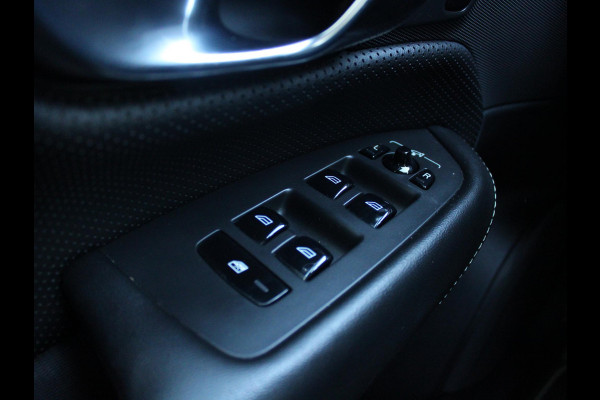 Volvo XC90 2.0 T8 Twin Engine AWD R-Design | SOH 80,6 % | LUCHTVERING | ELEKTRISCH SCHUIFDAK |