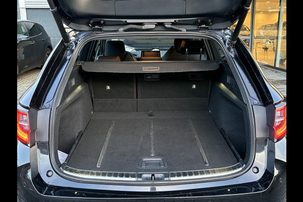 Toyota Corolla Touring Sports 1.8 Hybrid Executive | Trekhaak | Stoelverwarming | Head-up Display | Camera | Full LED |