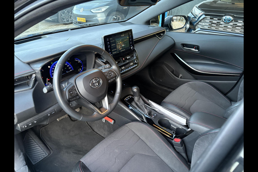Toyota Corolla Touring Sports 1.8 Hybrid Executive | Trekhaak | Stoelverwarming | Head-up Display | Camera | Full LED |