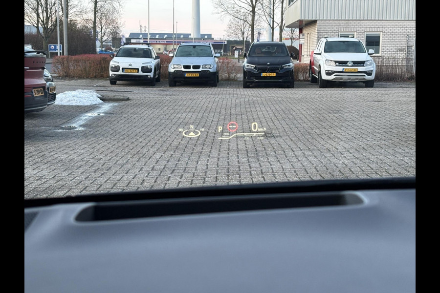 Toyota Corolla Touring Sports 1.8 Hybrid Executive | Trekhaak | Stoelverwarming | Head-up Display | Camera | Full LED |