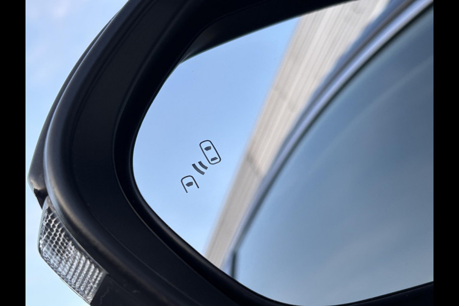 Toyota Corolla Touring Sports 1.8 Hybrid Executive | Trekhaak | Stoelverwarming | Head-up Display | Camera | Full LED |