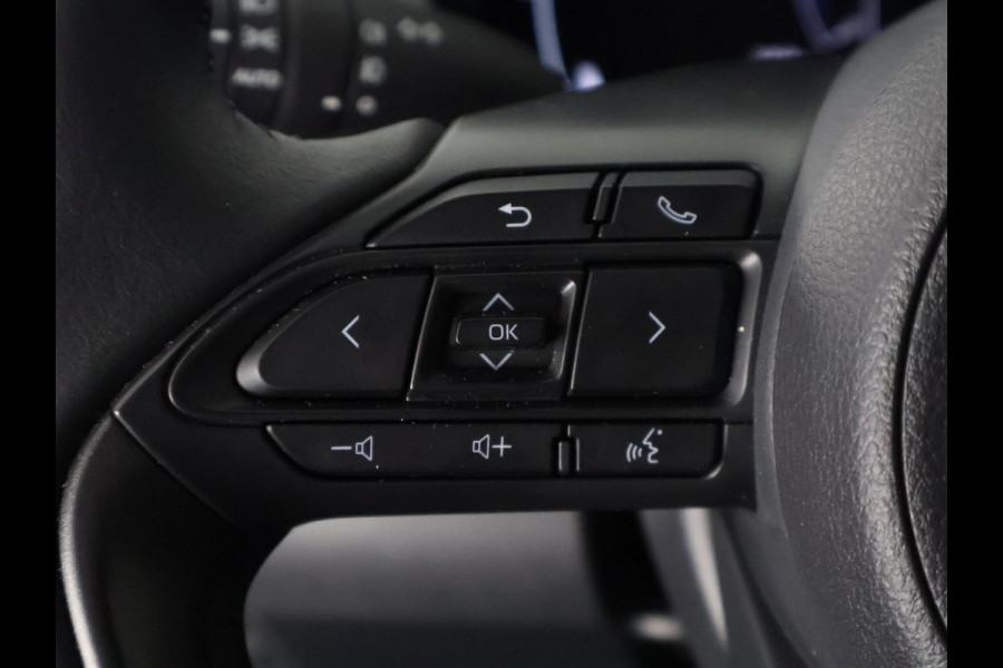Toyota Yaris Cross 1.5 Hybrid 130 Dynamic Luxury Bi-Tone | Stuur- & Stoelverwarming | Apple Carplay & AndroidAUTO | Navigatie