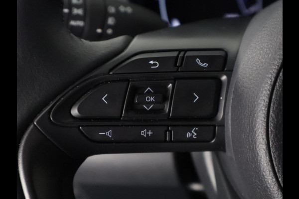 Toyota Yaris Cross 1.5 Hybrid 130 Dynamic Luxury Bi-Tone | Stuur- & Stoelverwarming | Apple Carplay & AndroidAUTO | Navigatie