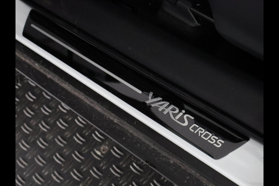 Toyota Yaris Cross 1.5 Hybrid 130 Dynamic Luxury Bi-Tone | Stuur- & Stoelverwarming | Apple Carplay & AndroidAUTO | Navigatie