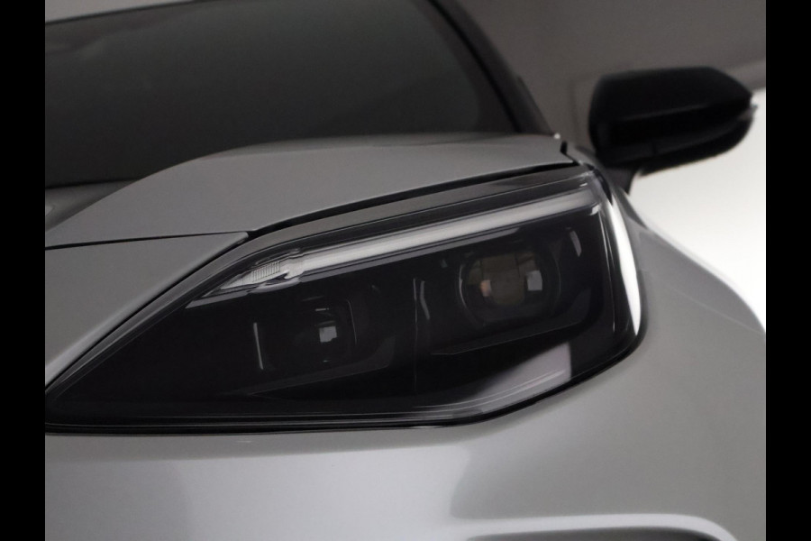 Toyota Yaris Cross 1.5 Hybrid 130 Dynamic Luxury Bi-Tone | Stuur- & Stoelverwarming | Apple Carplay & AndroidAUTO | Navigatie