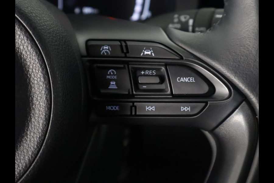 Toyota Yaris Cross 1.5 Hybrid 115 Dynamic Luxury | Stuur- & Stoelverwarming | Apple Carplay & AndroidAUTO |