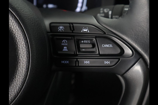 Toyota Yaris Cross 1.5 Hybrid 115 Dynamic Luxury | Stuur- & Stoelverwarming | Apple Carplay & AndroidAUTO |
