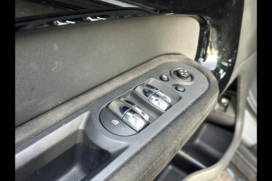 MINI Countryman 1.5 Cooper S E ALL4 PHEV Plug-in Hybride | Direct Rijklaar & Leverbaar | Panorama Dak | Stoelverwarming | Adaptieve Cruise Control | CarPlay & Camera | 12 Mnd BOVAG Garantie