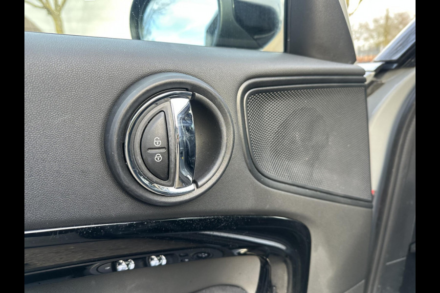 MINI Countryman 1.5 Cooper S E ALL4 PHEV Plug-in Hybride | Direct Rijklaar & Leverbaar | Panorama Dak | Stoelverwarming | Adaptieve Cruise Control | CarPlay & Camera | 12 Mnd BOVAG Garantie