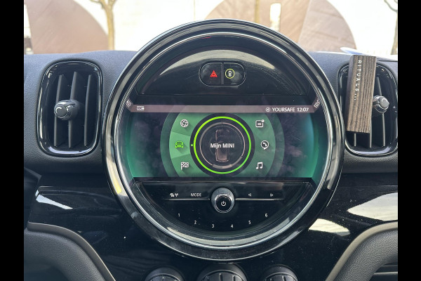 MINI Countryman 1.5 Cooper S E ALL4 PHEV Plug-in Hybride | Direct Rijklaar & Leverbaar | Panorama Dak | Stoelverwarming | Adaptieve Cruise Control | CarPlay & Camera | 12 Mnd BOVAG Garantie