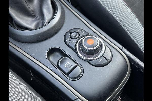 MINI Countryman 1.5 Cooper S E ALL4 PHEV Plug-in Hybride | Direct Rijklaar & Leverbaar | Panorama Dak | Stoelverwarming | Adaptieve Cruise Control | CarPlay & Camera | 12 Mnd BOVAG Garantie