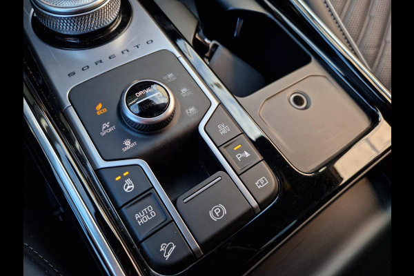 Kia Sorento 1.6 T-GDi Plug-in Hybrid 4WD ExecutiveLine 7p. | Pano | Dodehoek Camera | Massage | LED | Leder |