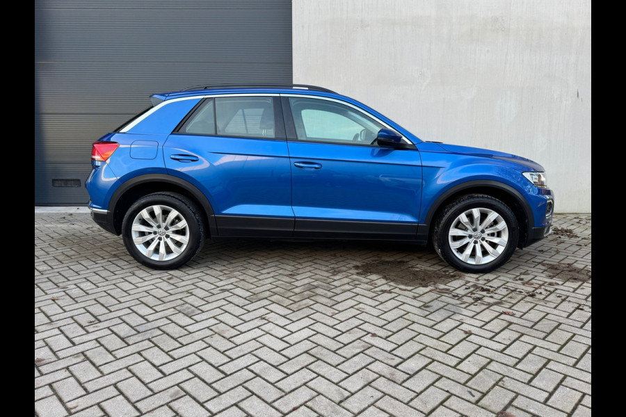 Volkswagen T-Roc 1.0 TSI Style * Navigatie * Led * Stoelverwarming * Adaptieve Cruise Control *