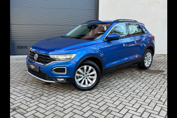 Volkswagen T-Roc 1.0 TSI Style * Navigatie * Led * Stoelverwarming * Adaptieve Cruise Control *