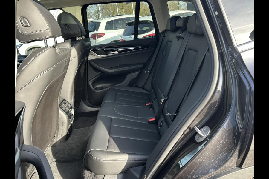 BMW X3 xDrive30e Business Edition Plus | PANO DAK | LASER LED | ELEK. TREKHAAK | DODEHOEK DEDECTRIE | HEADUP | STOEL VERWARMING | ELEK. ACHTERKLEP |