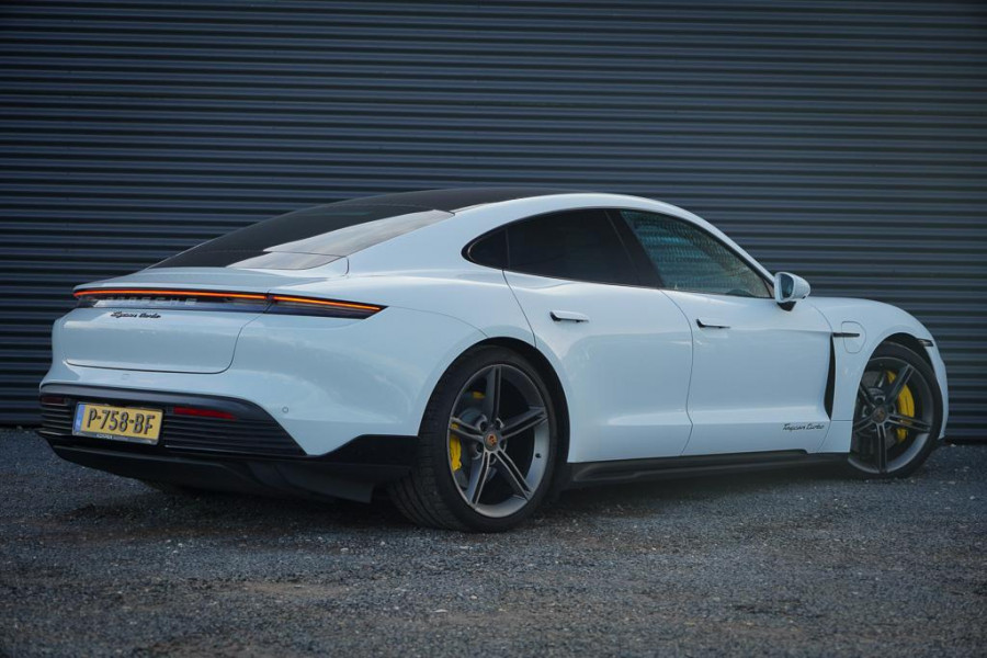 Porsche Taycan Turbo 93 kWh / 4Wiel Sturing / Pano / Passenger Display / Coated Brakes / Incl BTW
