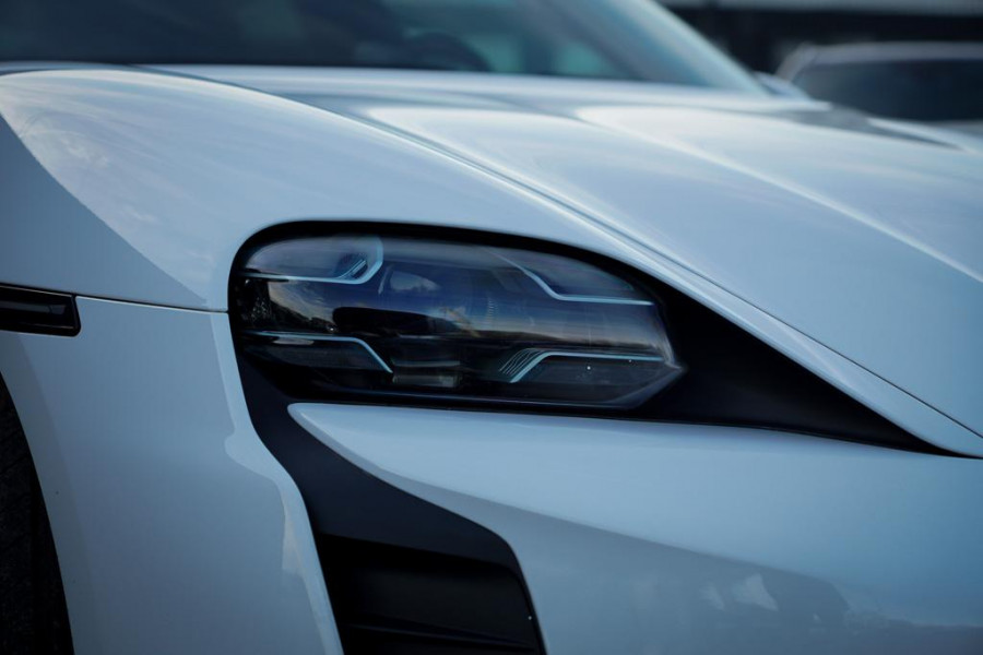 Porsche Taycan Turbo 93 kWh / 4Wiel Sturing / Pano / Passenger Display / Coated Brakes / Incl BTW