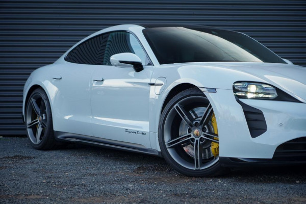 Porsche Taycan Turbo 93 kWh / 4Wiel Sturing / Pano / Passenger Display / Coated Brakes / Incl BTW
