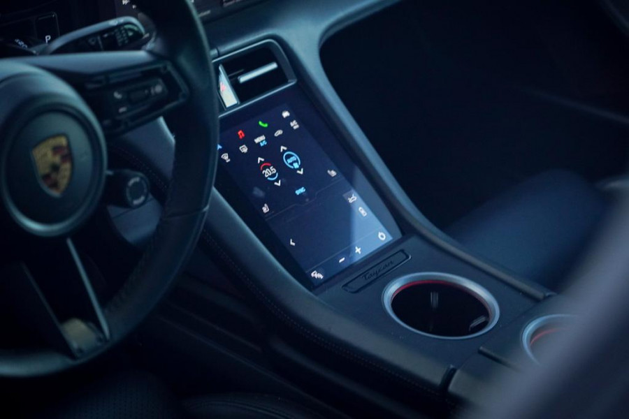 Porsche Taycan Turbo 93 kWh / 4Wiel Sturing / Pano / Passenger Display / Coated Brakes / Incl BTW