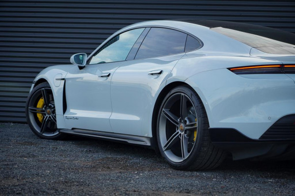 Porsche Taycan Turbo 93 kWh / 4Wiel Sturing / Pano / Passenger Display / Coated Brakes / Incl BTW