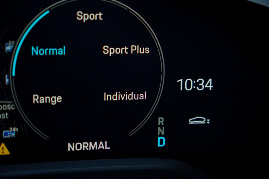 Porsche Taycan Turbo 93 kWh / 4Wiel Sturing / Pano / Passenger Display / Coated Brakes / Incl BTW