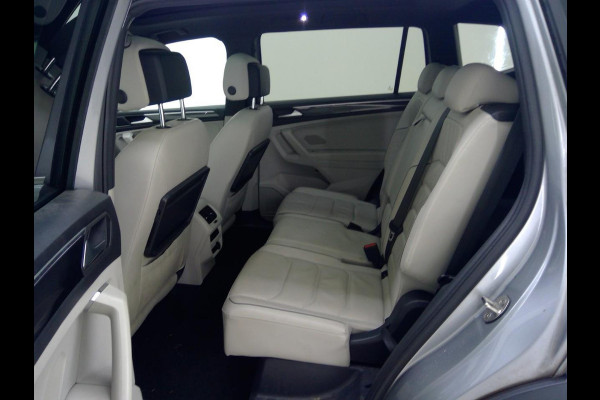 Volkswagen Tiguan Allspace 1.5 TSI Highline Business R Line 7p 150pk | Wegklapbare Trekhaak | Panoramadak | Leder | Stoelverwarming |