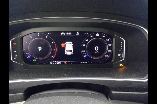 Volkswagen Tiguan Allspace 1.5 TSI Highline Business R Line 7p 150pk | Wegklapbare Trekhaak | Panoramadak | Leder | Stoelverwarming |