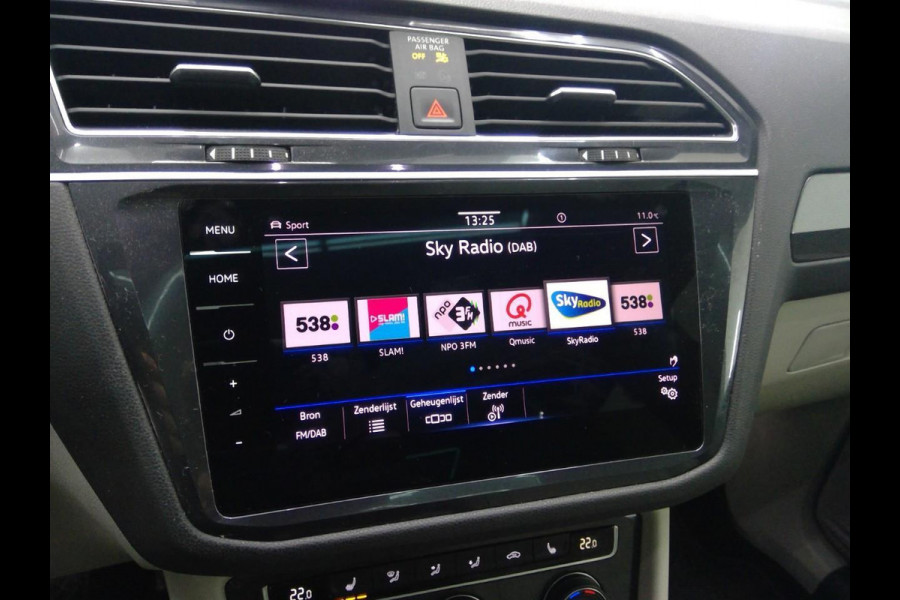 Volkswagen Tiguan Allspace 1.5 TSI Highline Business R Line 7p 150pk | Wegklapbare Trekhaak | Panoramadak | Leder | Stoelverwarming |