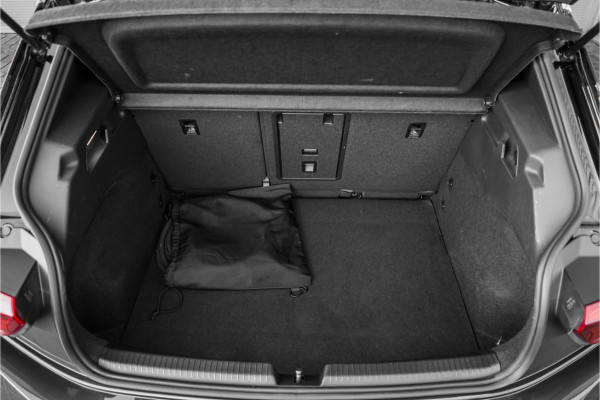 Volkswagen ID.3 First Plus 58 kWh Camera ACC Stuur&Stoelverw 19" 1e Eig BTW