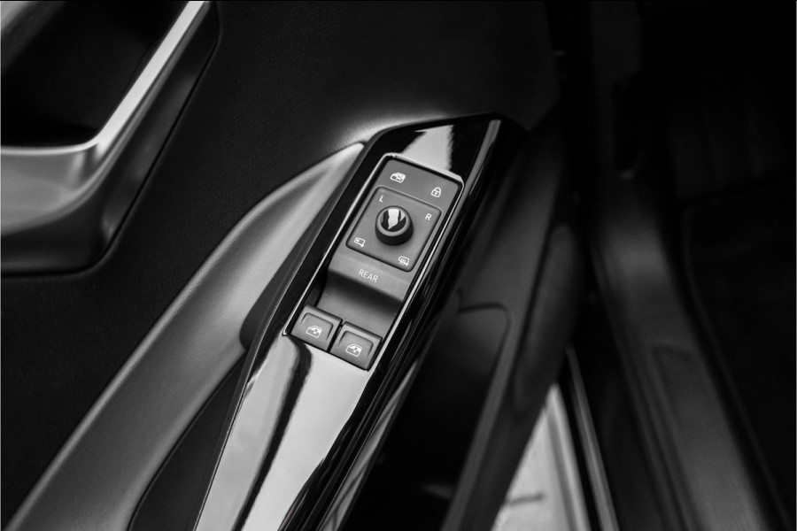 Volkswagen ID.3 First Plus 58 kWh Camera ACC Stuur&Stoelverw 19" 1e Eig BTW