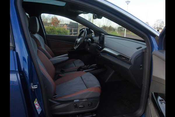 Volkswagen ID.4 First Max 77 kWh | Head-Up Display | Panoramadak | Trekhaak | 360 Camera | Sfeerverlichting |