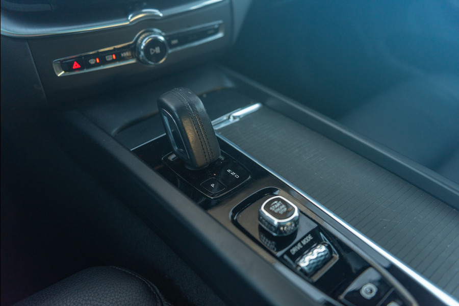 Volvo XC60 T6 Aut. Business Executive Leder Parkeercamera 340pk