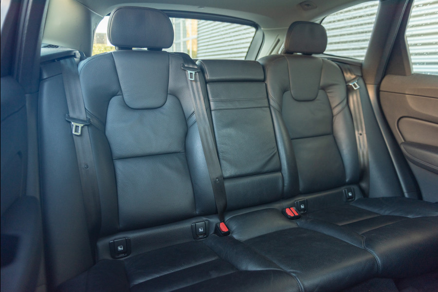 Volvo XC60 T6 Aut. Business Executive Leder Parkeercamera 340pk