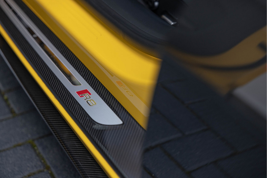 Audi R8 5.2 Performance 620pk Quattro Carbon Quiksilver Vossen