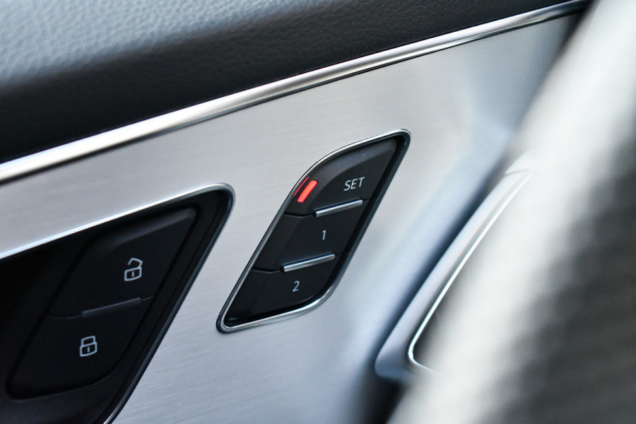 Audi Q8 55 TFSI e quattro S-Line Pano ACC B&O 22inch Black-optic