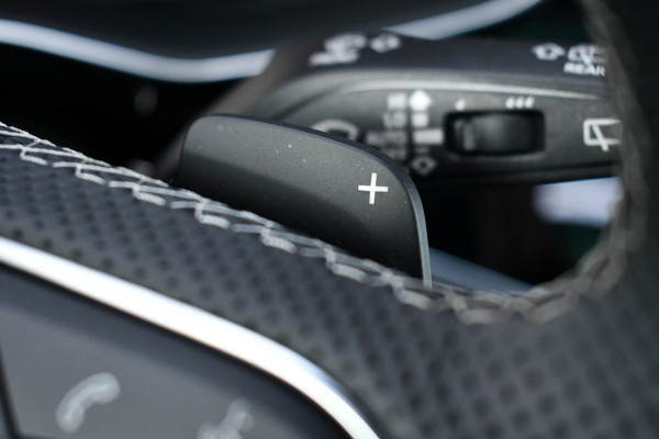 Audi Q8 55 TFSI e quattro S-Line Pano ACC B&O 22inch Black-optic