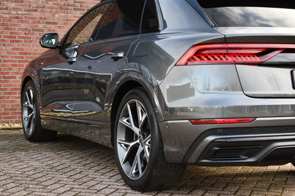 Audi Q8 55 TFSI e quattro S-Line Pano ACC B&O 22inch Black-optic