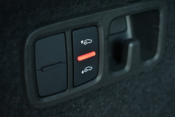 Audi Q8 55 TFSI e quattro S-Line Pano ACC B&O 22inch Black-optic